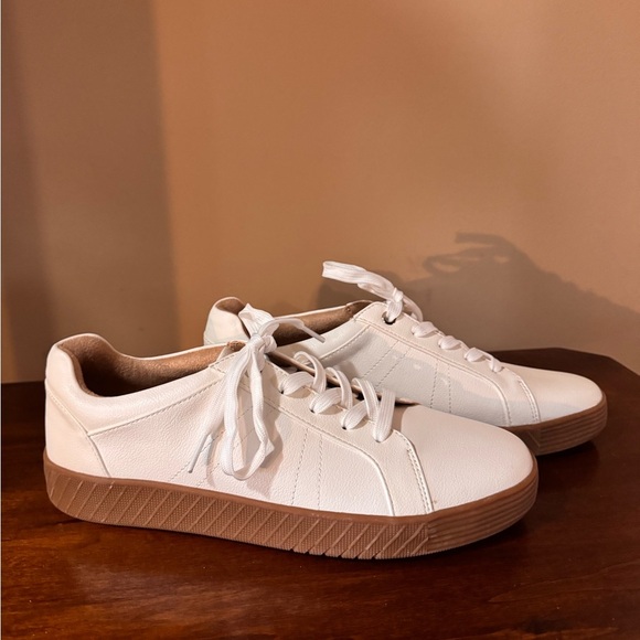 Soul Naturalizer Neela Women's White Sneakers with Brown Sole NWOT Size 10 W - Picture 5 of 12